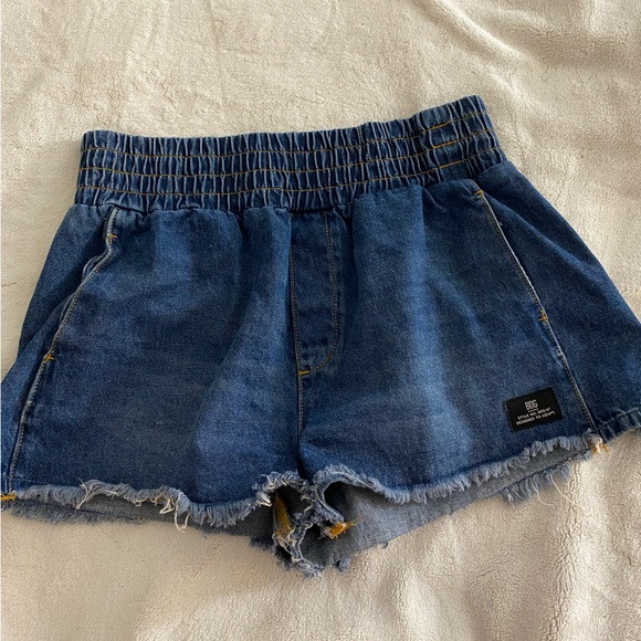 Urban Outfitters jean shorts - Picture 1 of 3